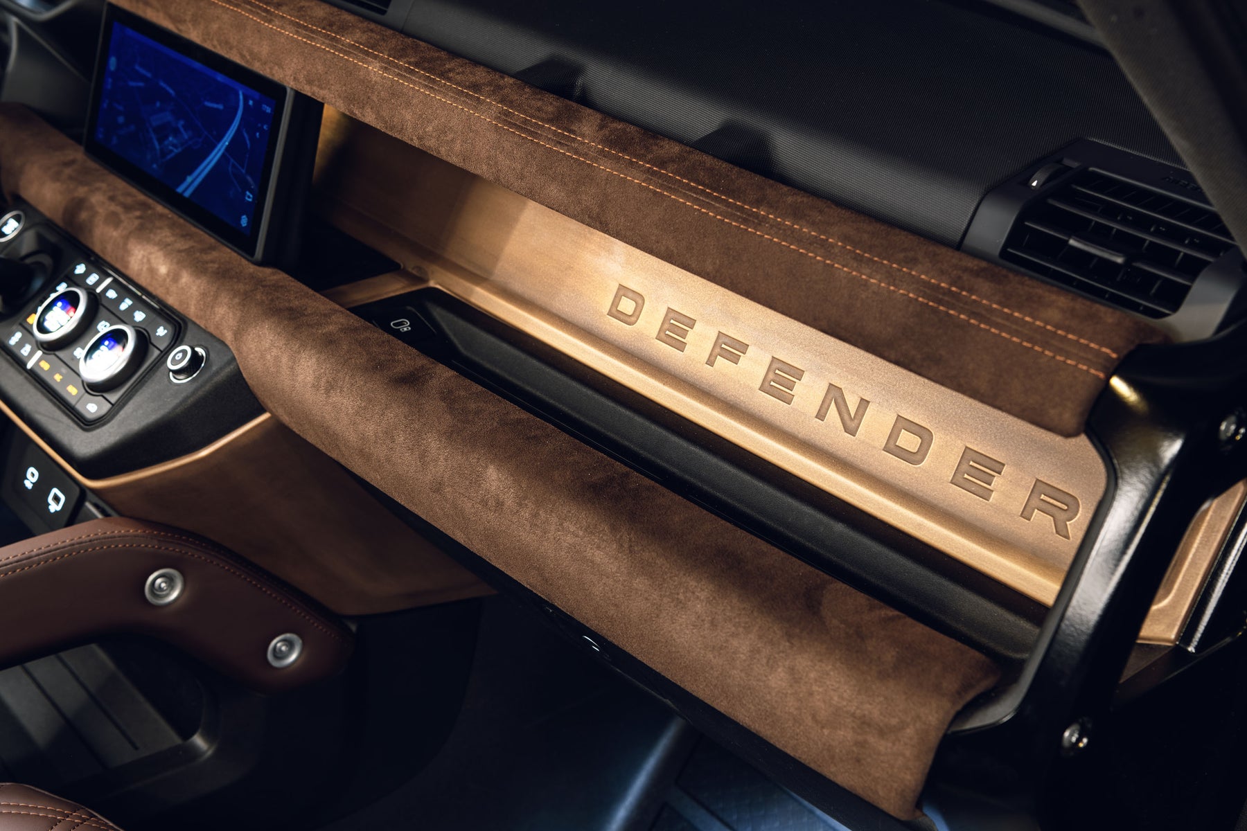 Defender P400e - Heritage Customs