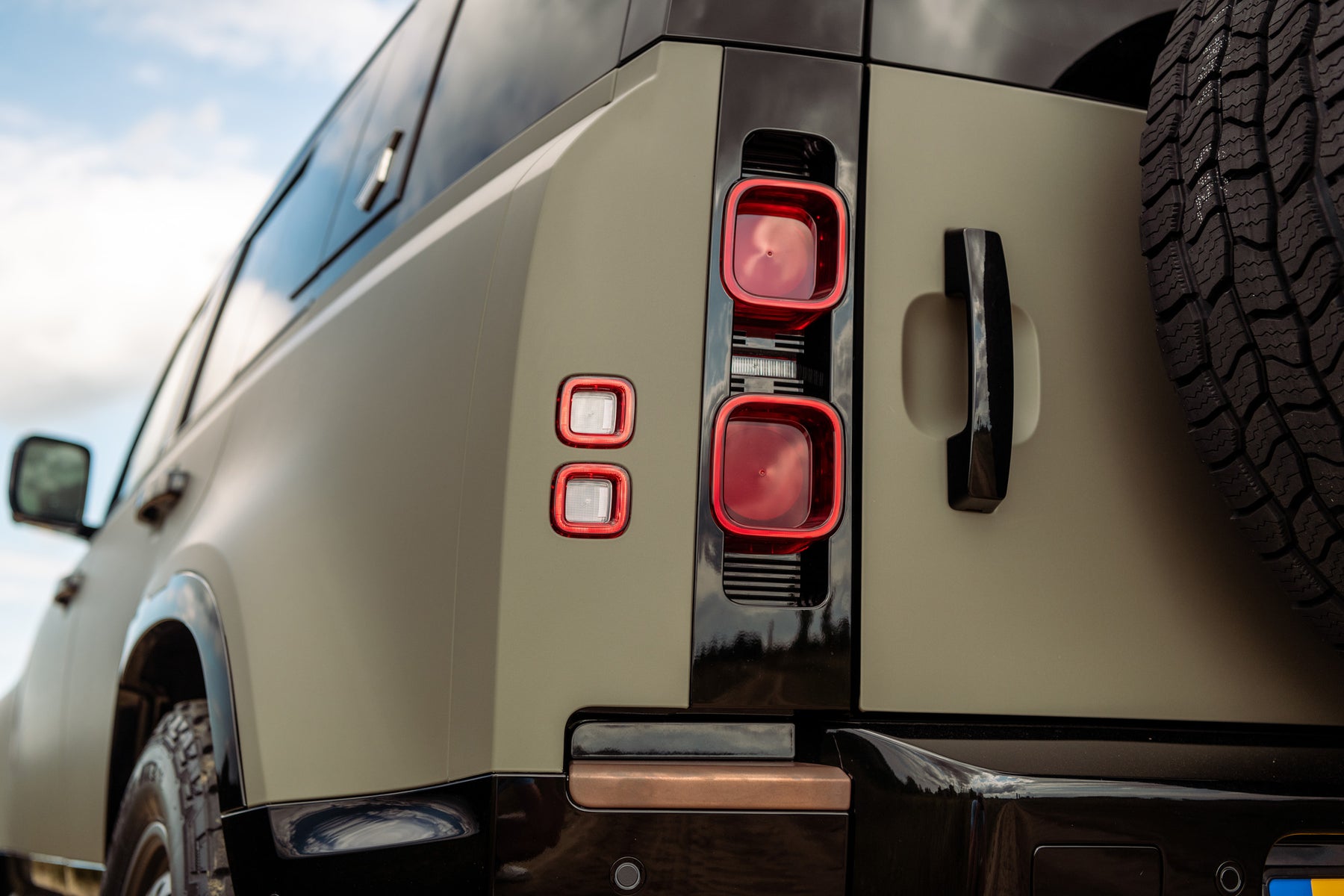 Defender 110 D250 - Khaki Copper