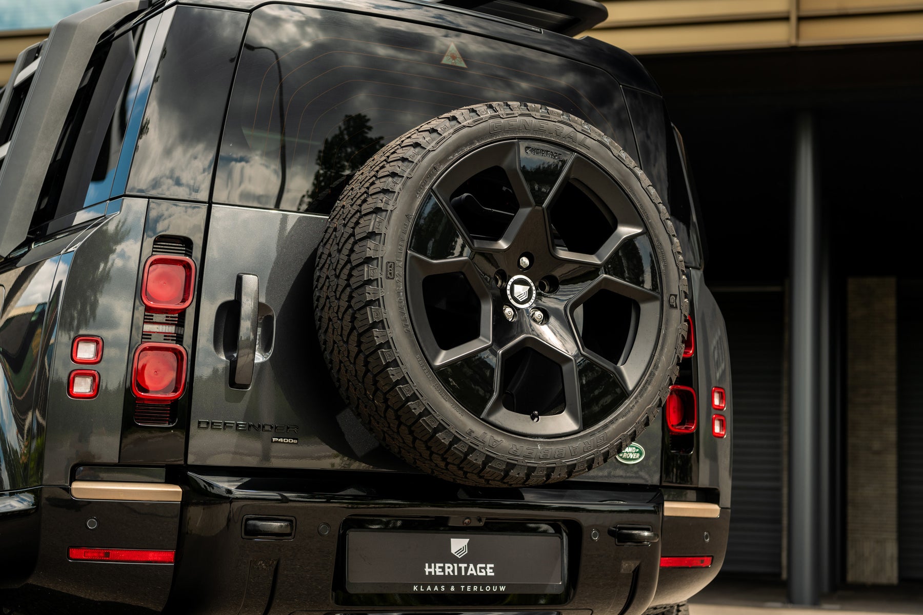 Defender P400e - Carpathian Bronze
