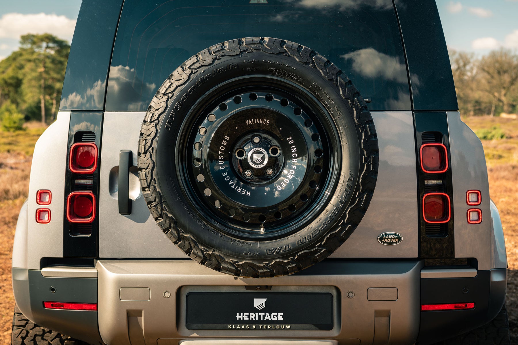 Defender P400e - Heritage Customs