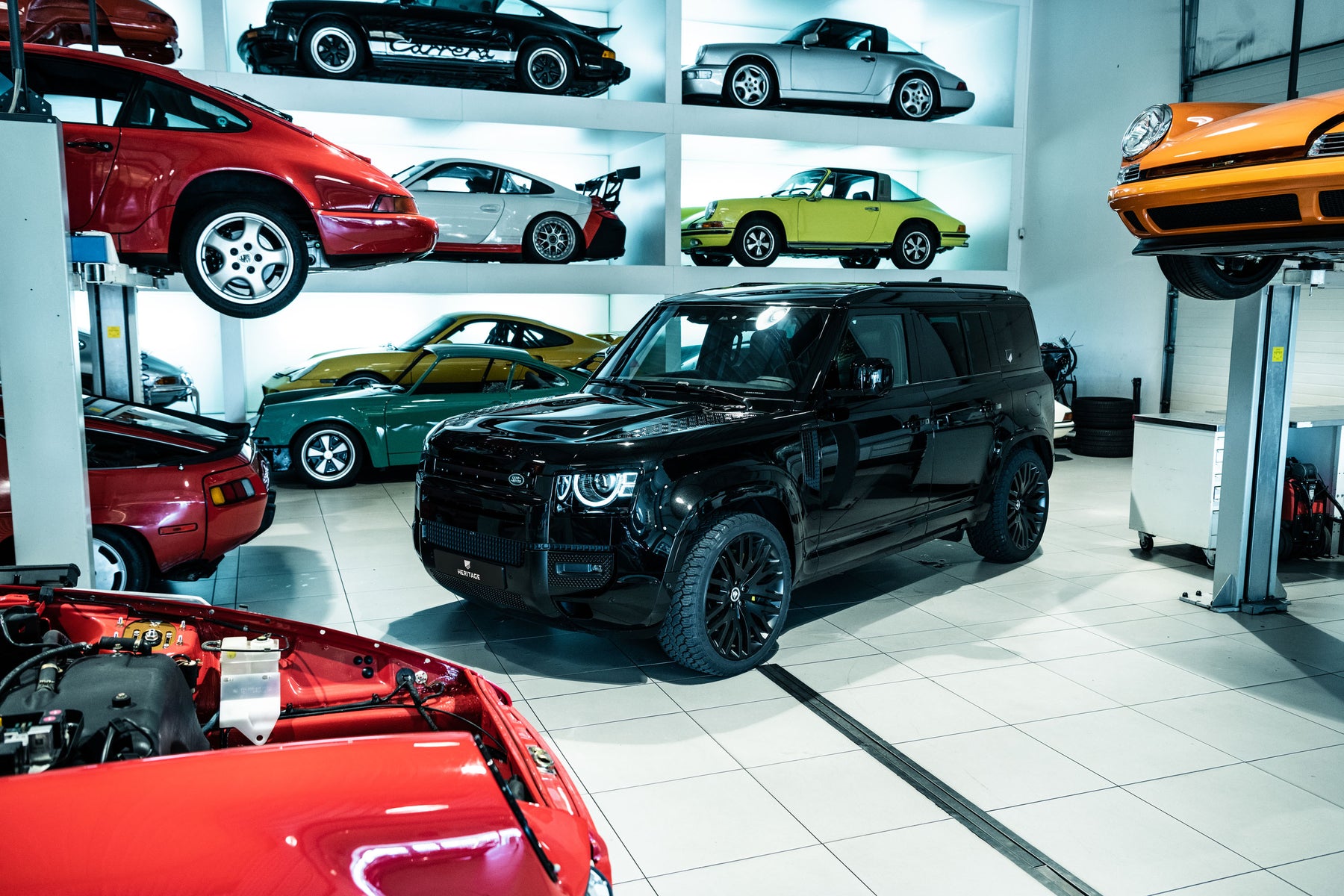 Defender P400e - Heritage Customs Sport