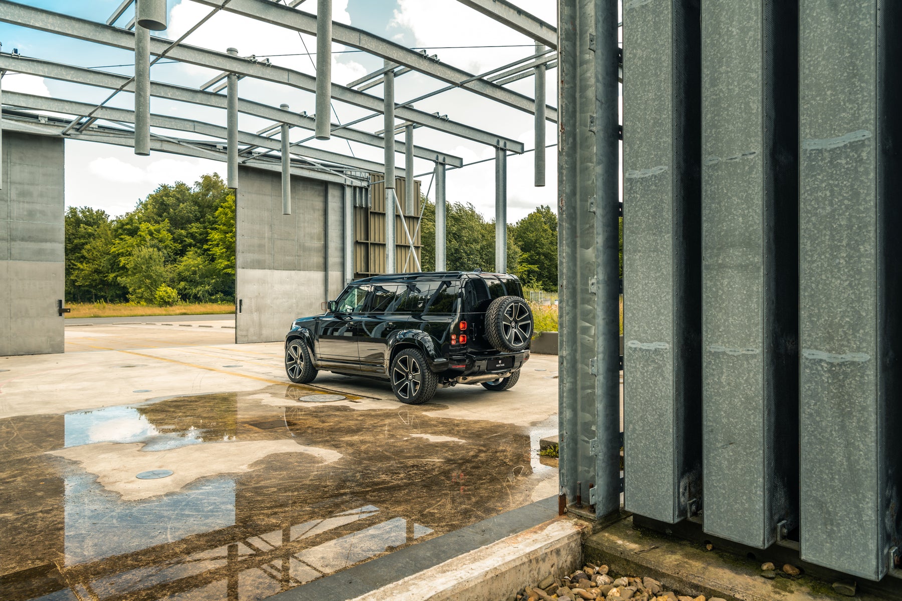 Defender 110 - Santorini black alcantara