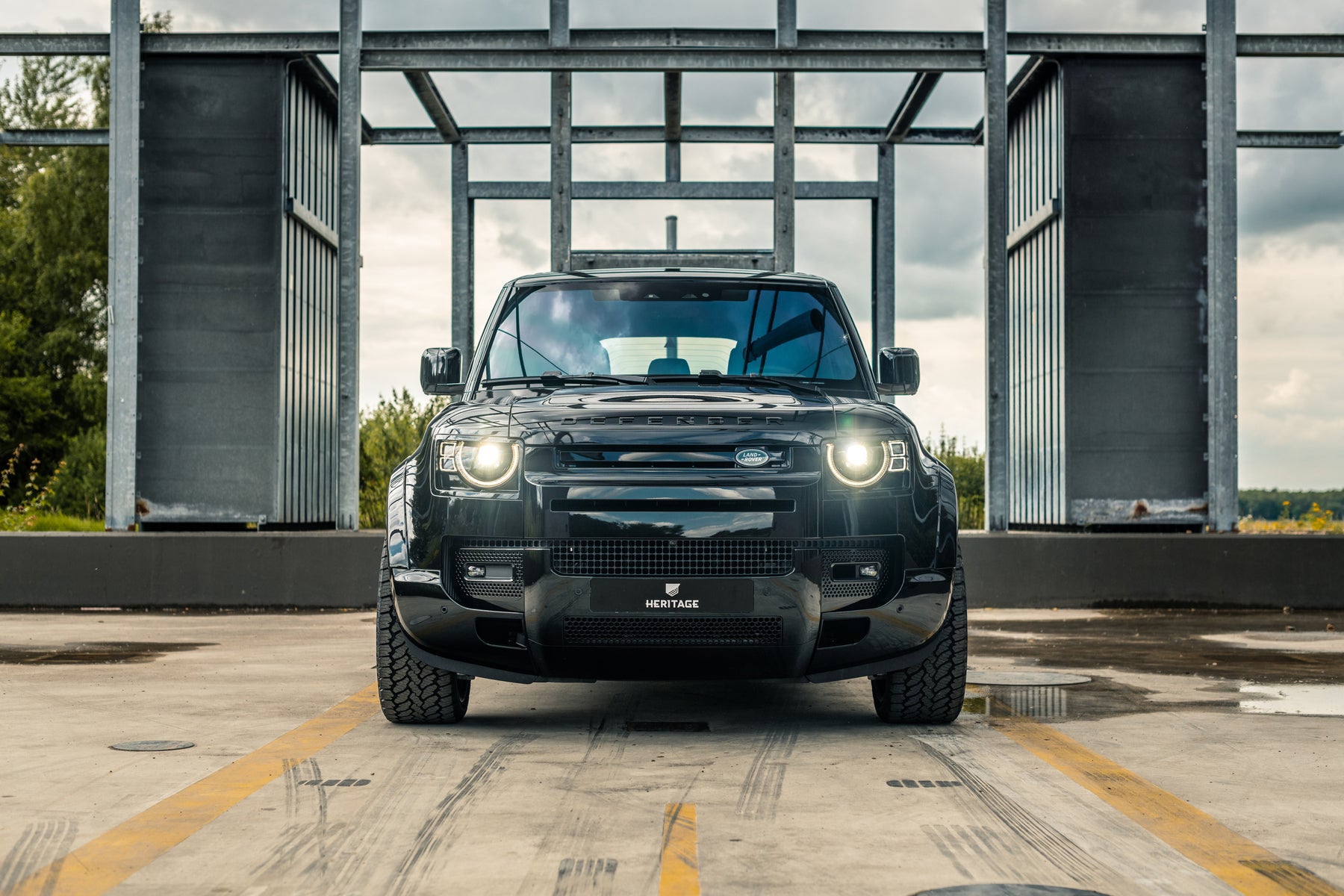 Defender 110 - Santorini black alcantara