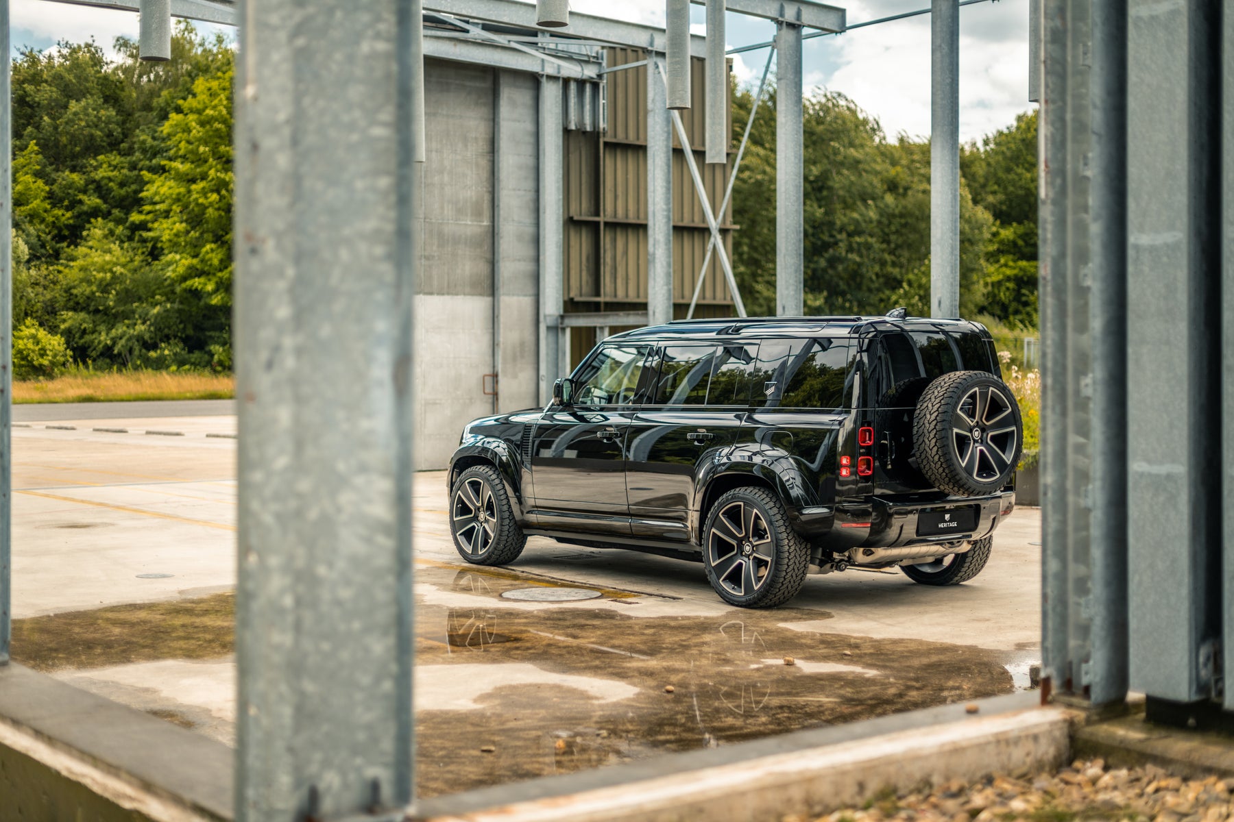Defender 110 - Santorini black alcantara