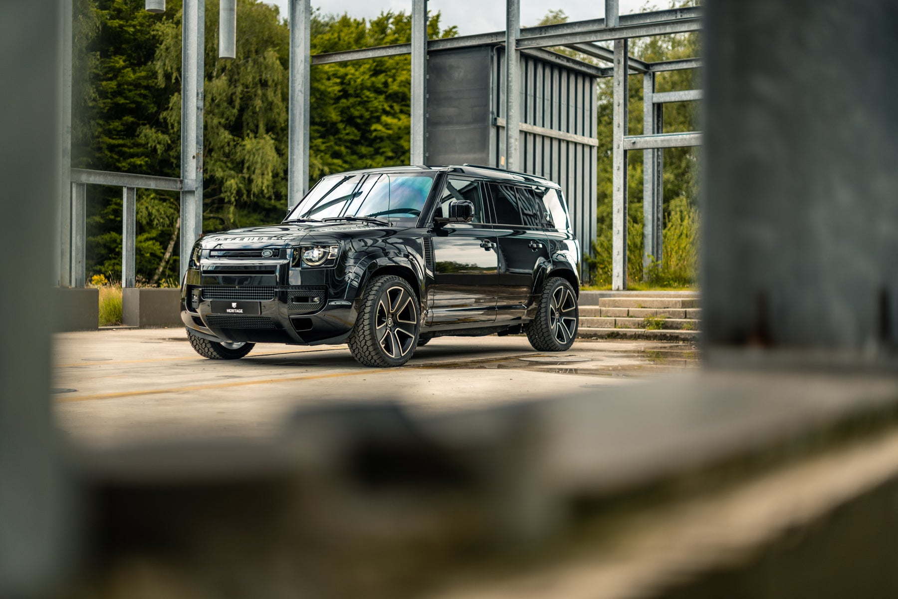 Defender 110 - Santorini black alcantara