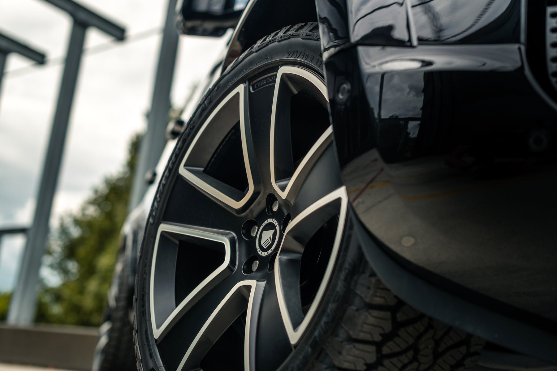 Defender 110 - Santorini black alcantara