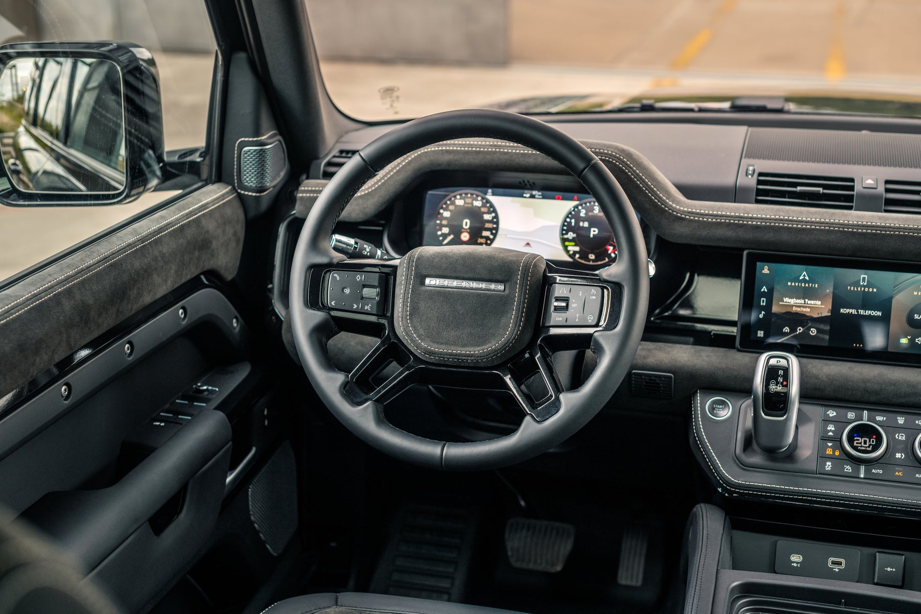 Defender 110 - Santorini black alcantara