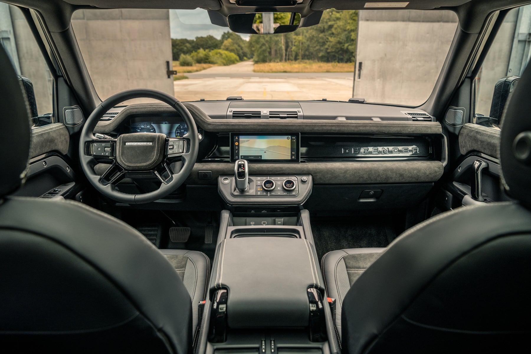 Defender 110 - Santorini black alcantara
