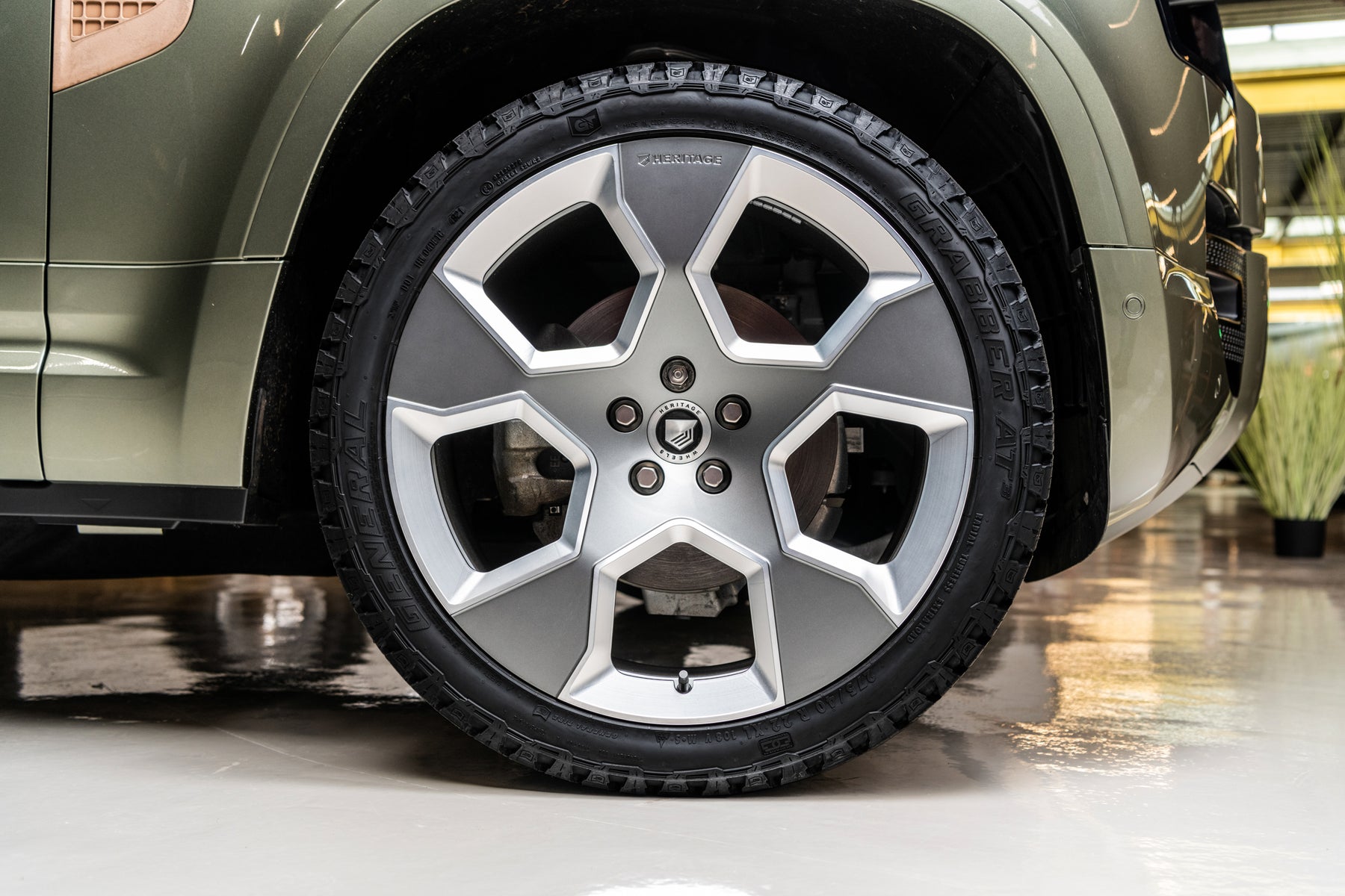 Defender 110 D200 - HCXS Edition HSE