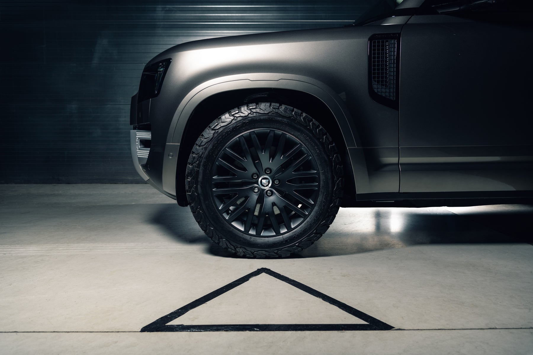 Defender 110 P400e - Silicon silver dynamic