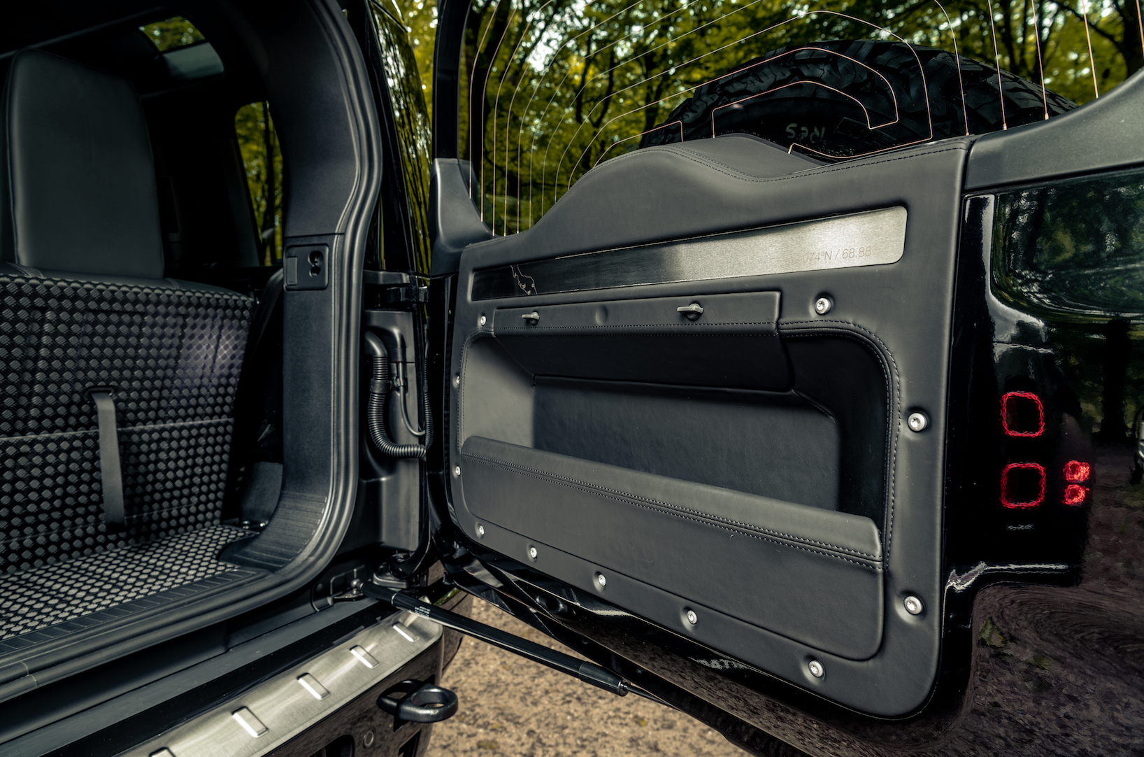 Defender 110 - Black