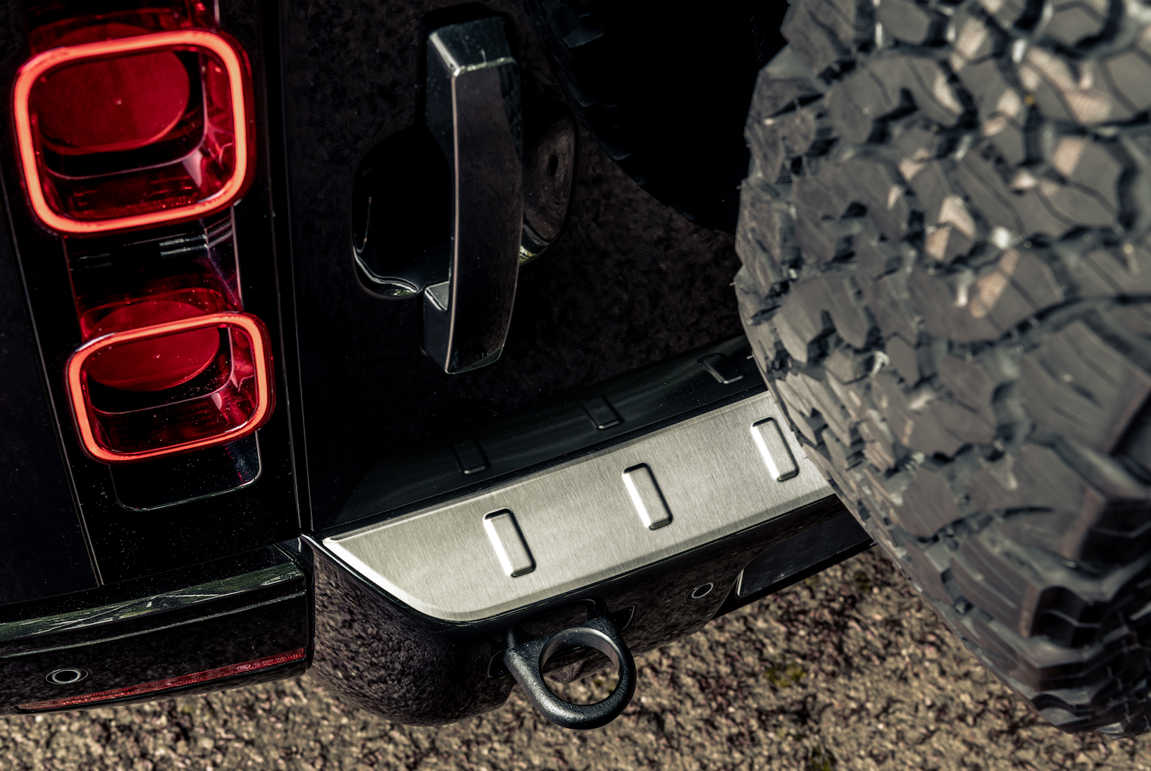 Defender 110 - Black