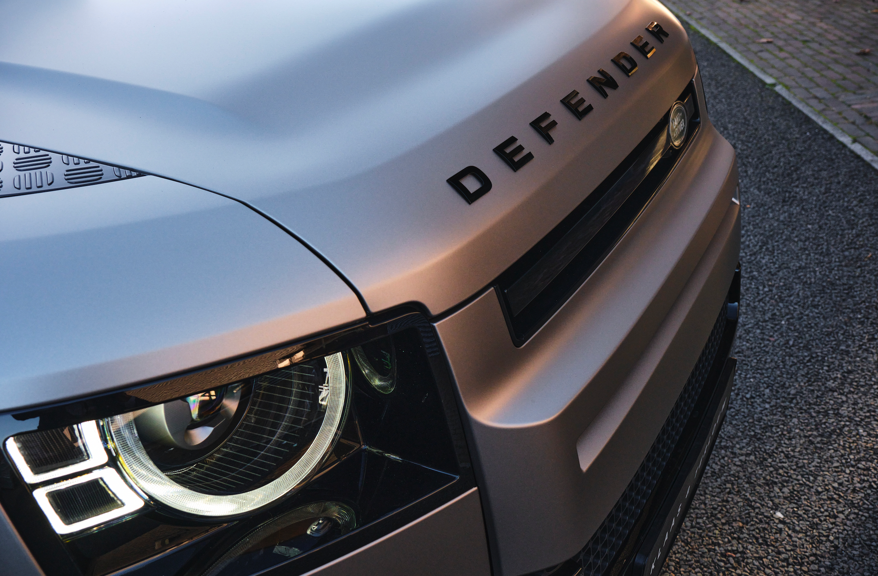 Defender P400e - Lantau bronze