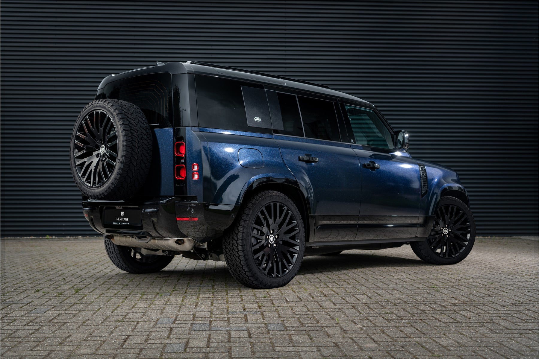 Defender 110 P400e - blue magic