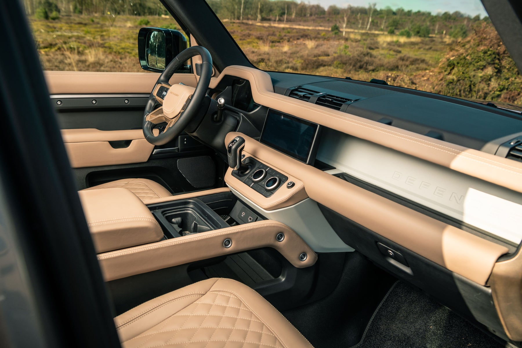 Defender P400e - Heritage Customs