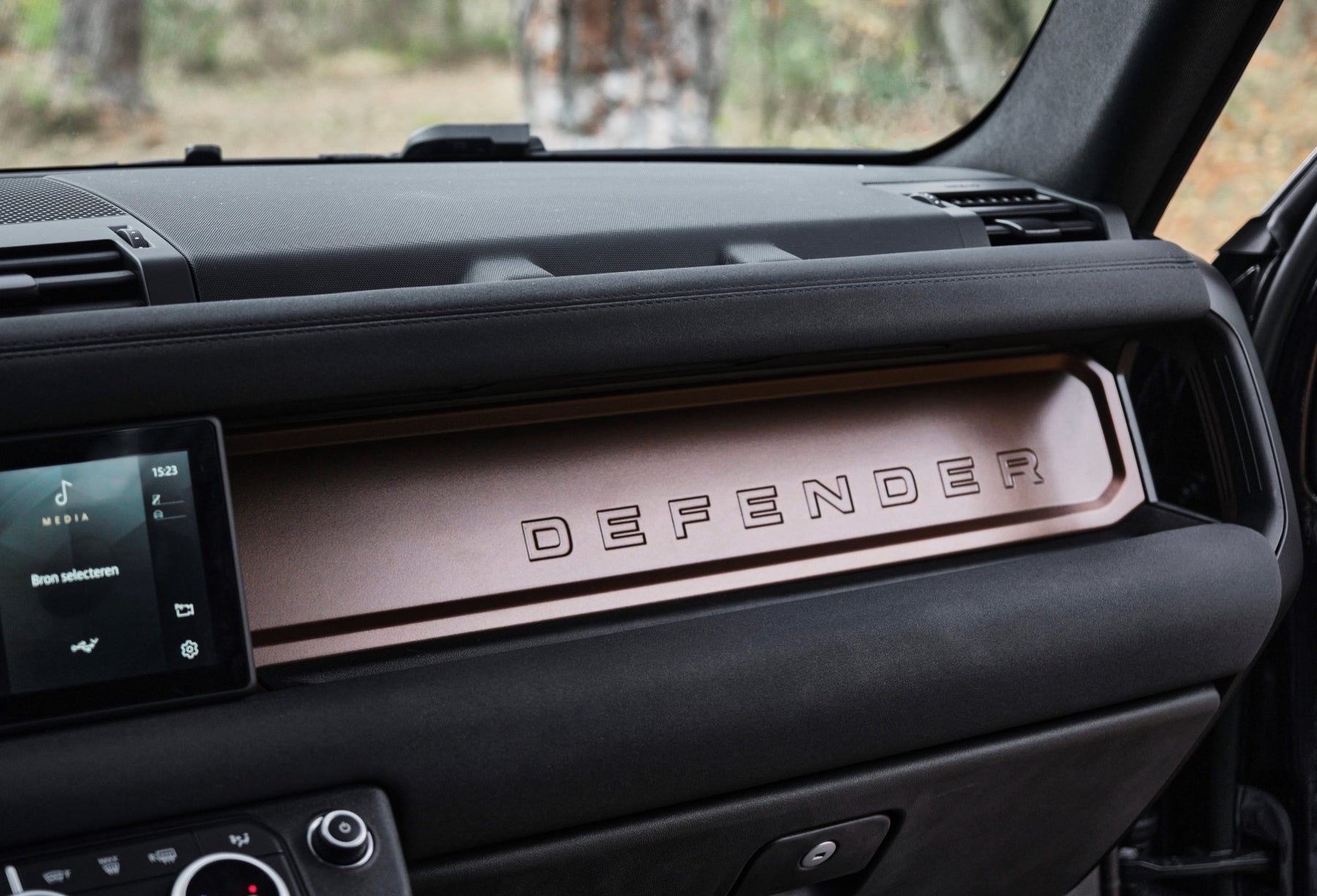 Defender 90 D250 - Duracell