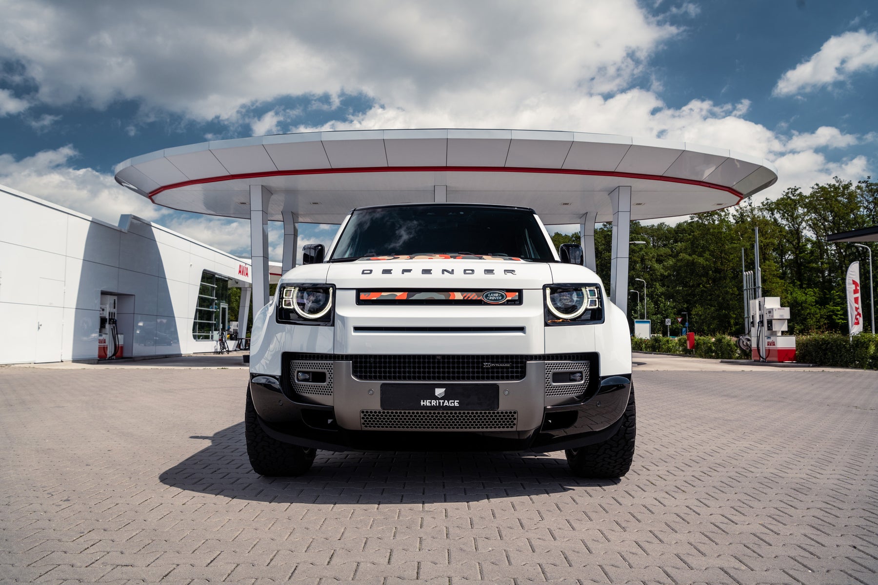 Defender 110 P400e - Camo commercial