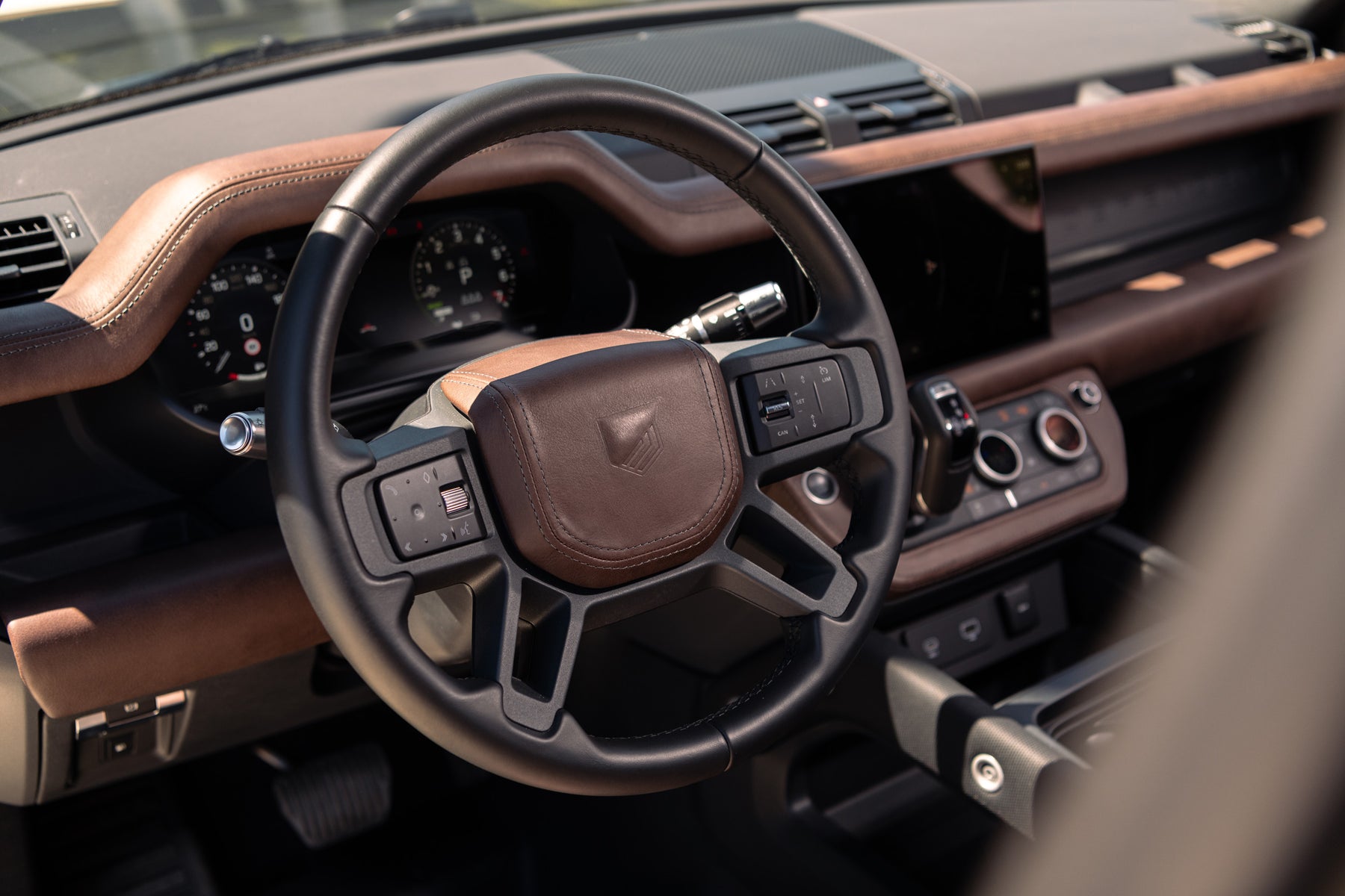 Defender 110 P400e - Santorini black