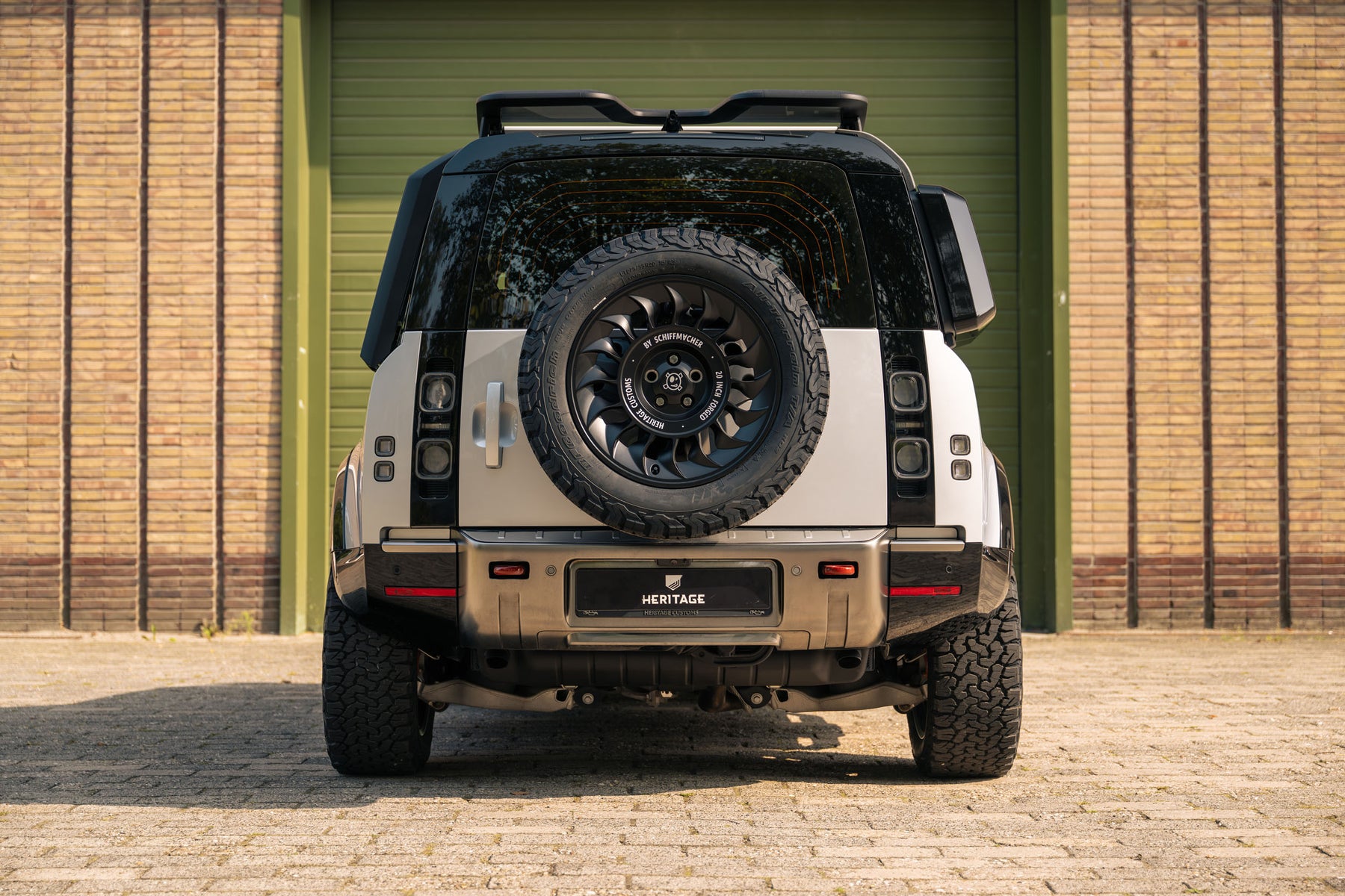 Defender 90 P400 - X by Schiffmacher