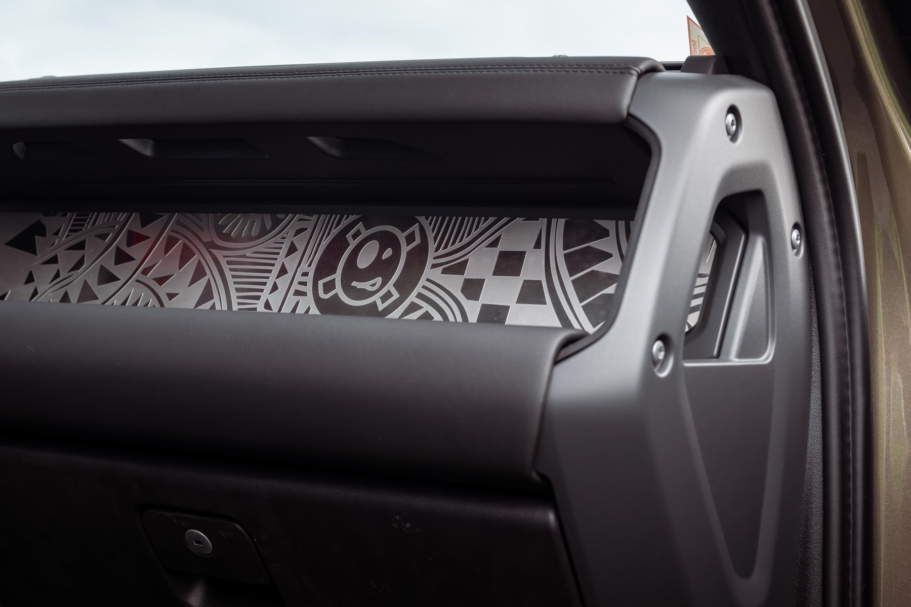 Defender 110 - P300e Gondwana stone