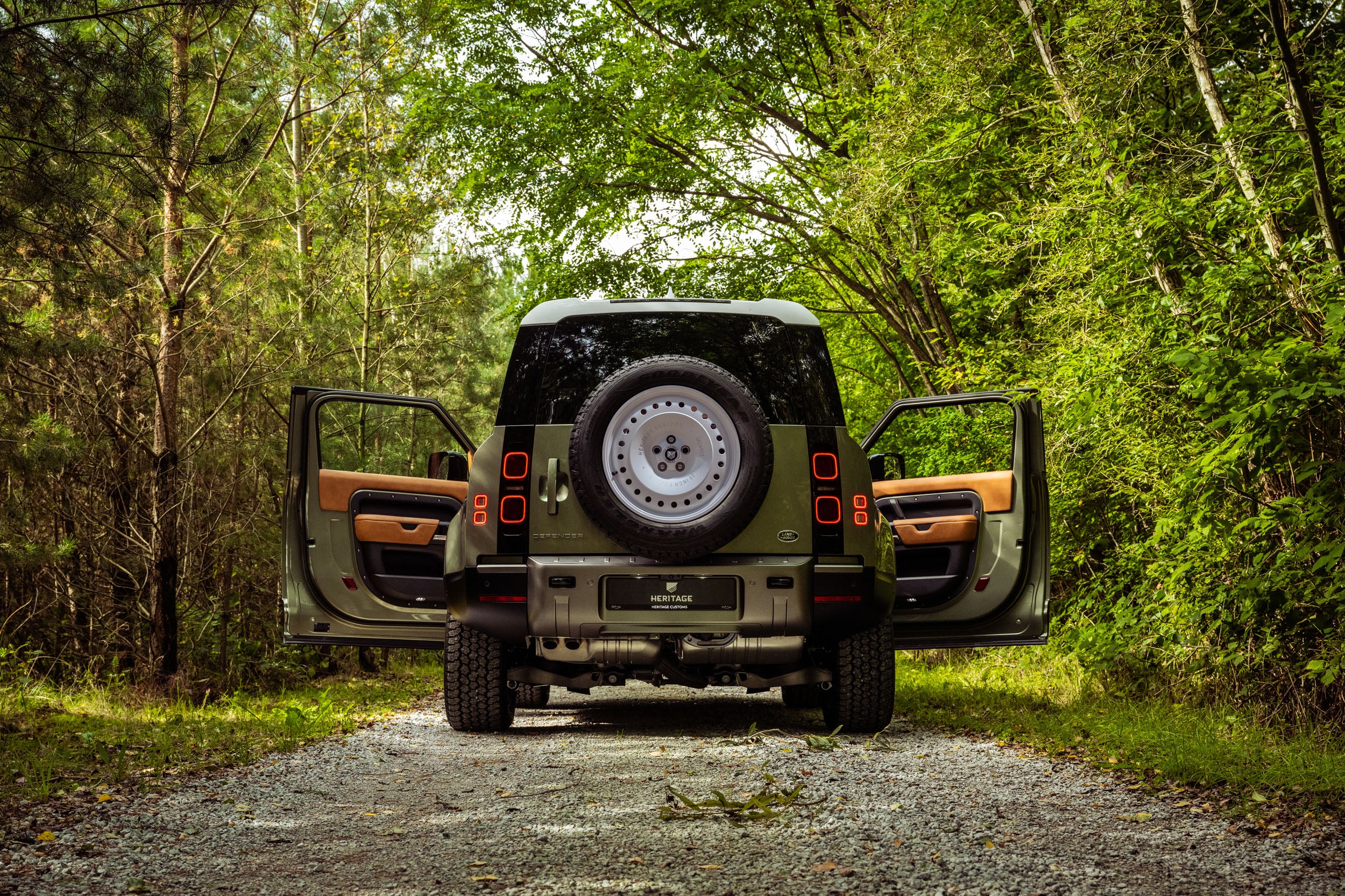 Defender 90 D300 - Pangea green