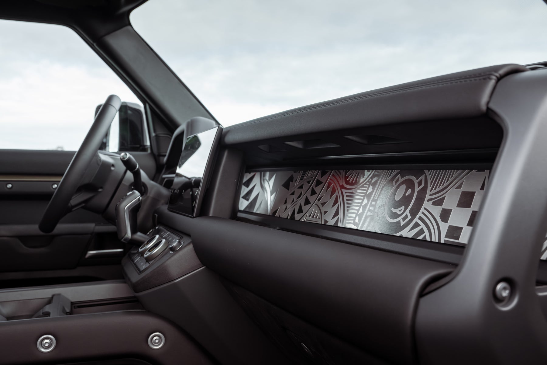 Defender 110 - P300e Gondwana stone