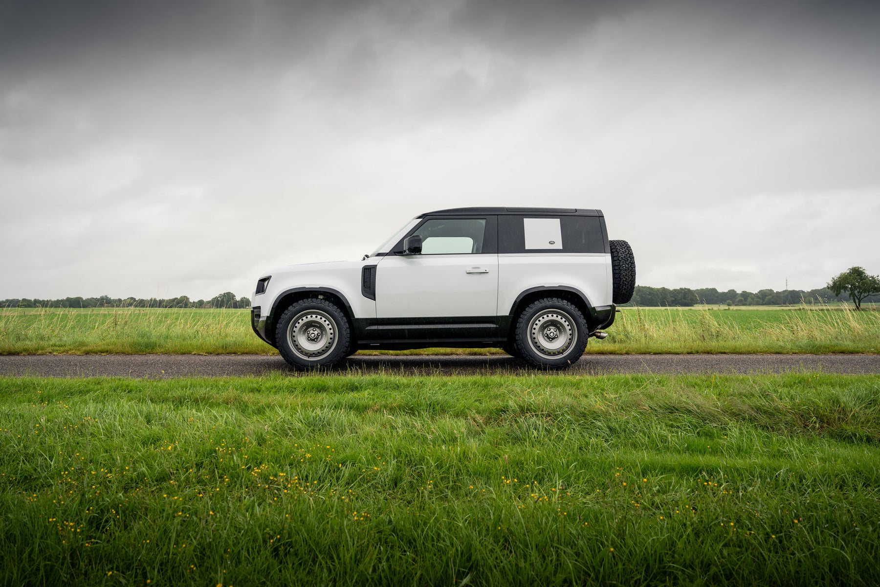 Defender 90 V8 - Yulong white