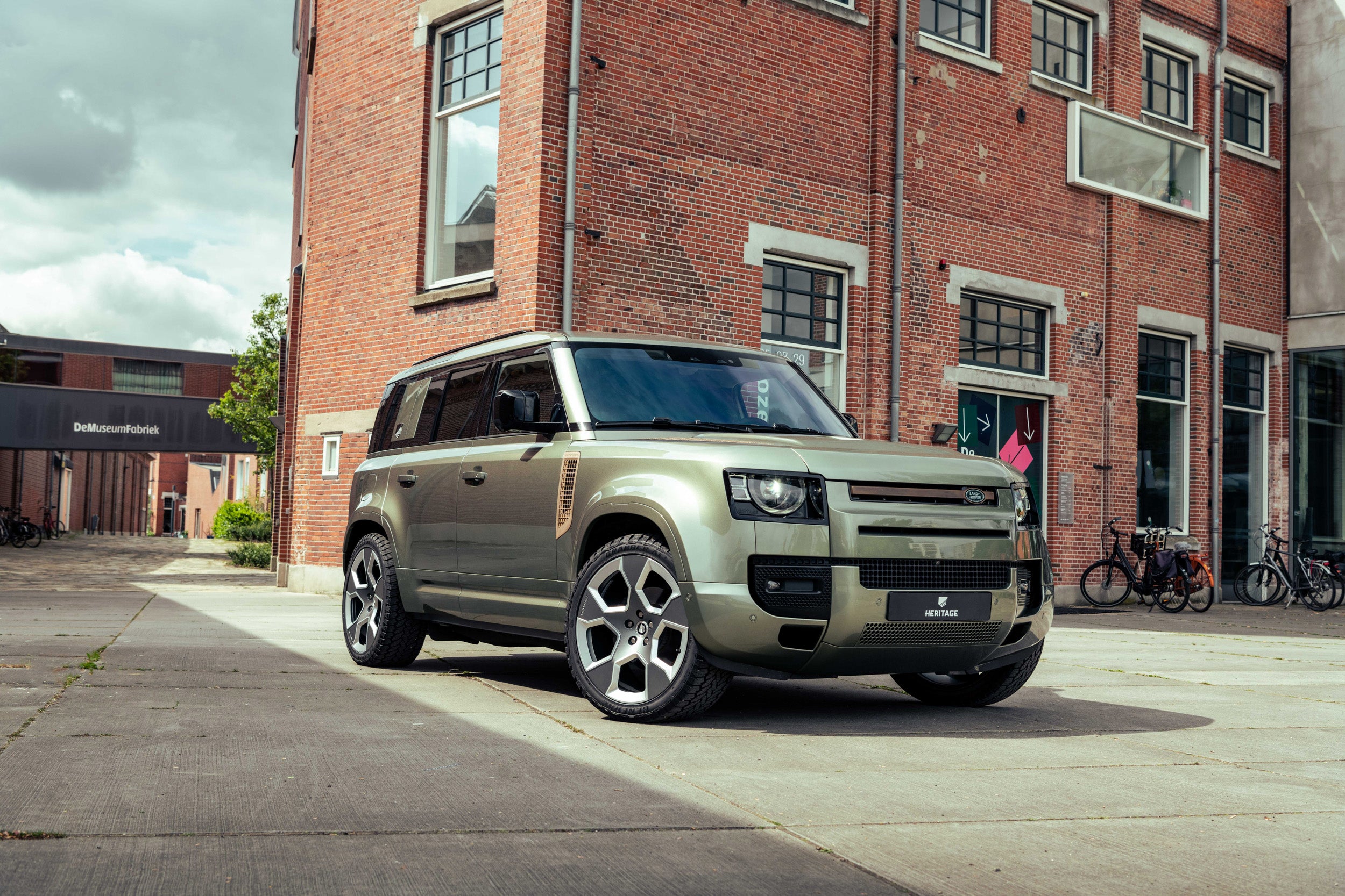 Defender 110 D200 - HCXS Edition HSE