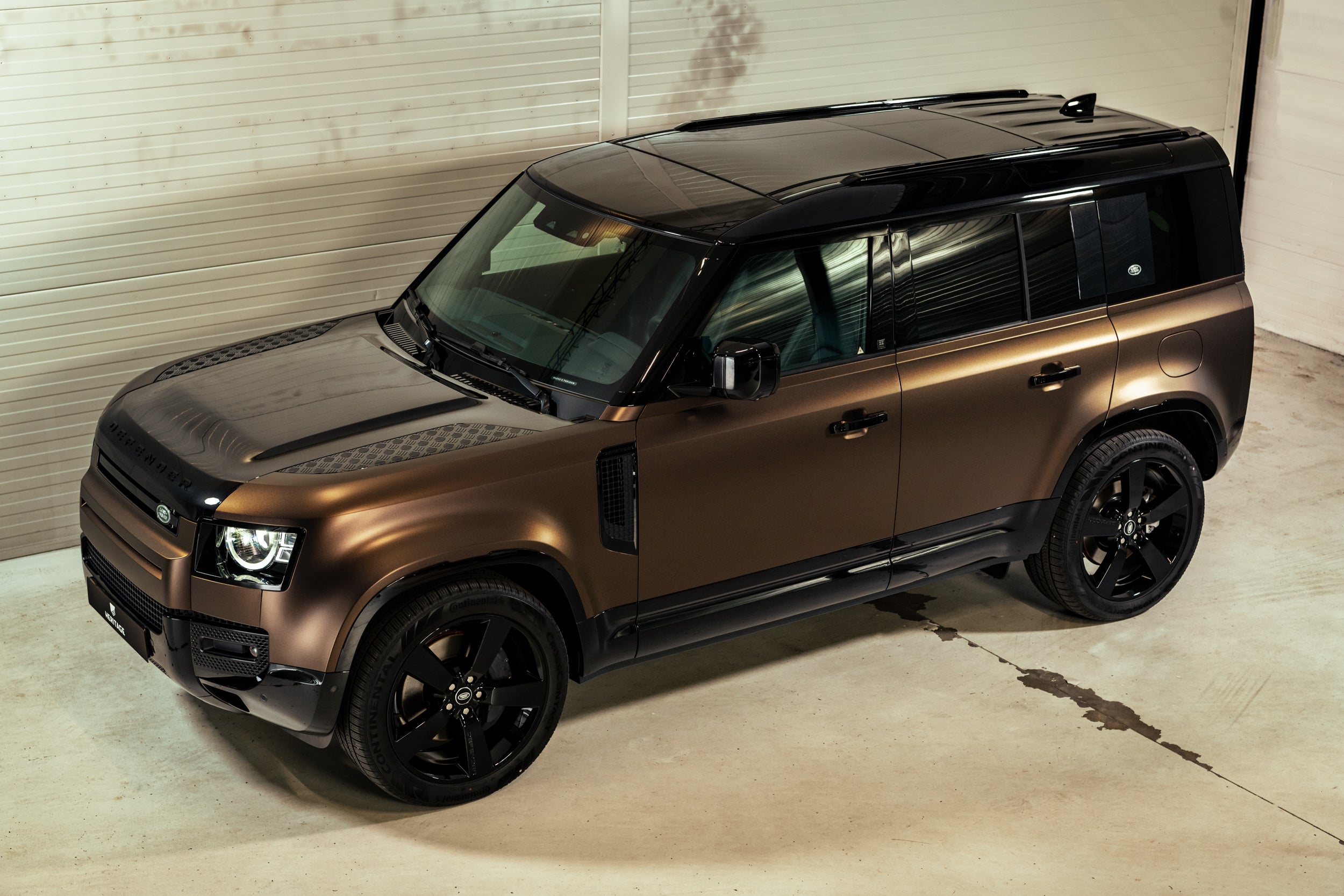 Defender 110 P400e - Magic Bronze